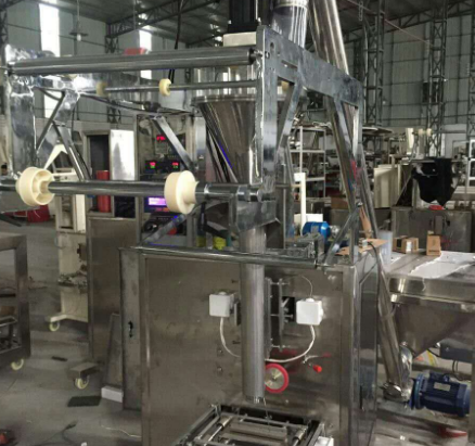 食品包裝機使用不銹鋼手拉葫蘆進行安裝